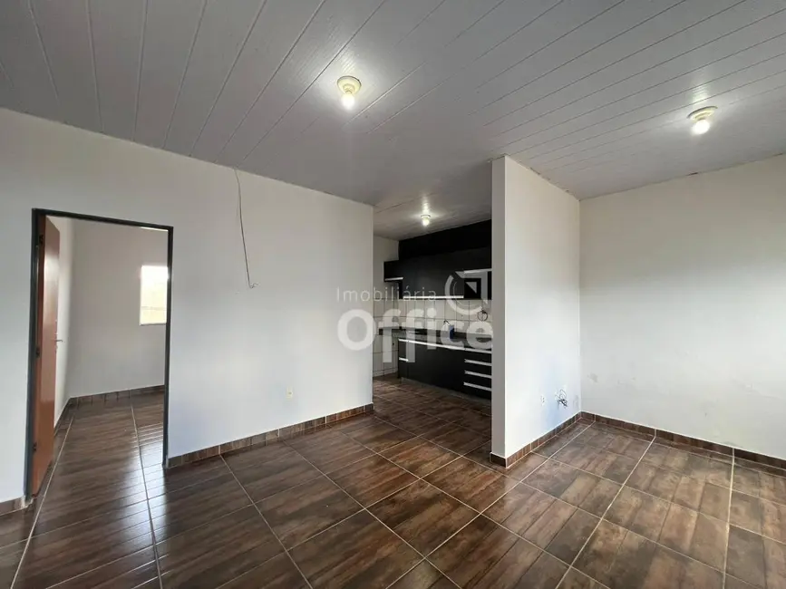 Foto 4 de Casa com 3 quartos para alugar, 200m2 em Residencial Gabriela, Anapolis - GO