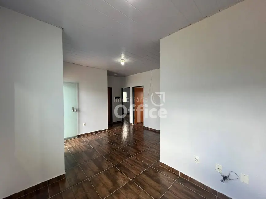 Foto 3 de Casa com 3 quartos para alugar, 200m2 em Residencial Gabriela, Anapolis - GO