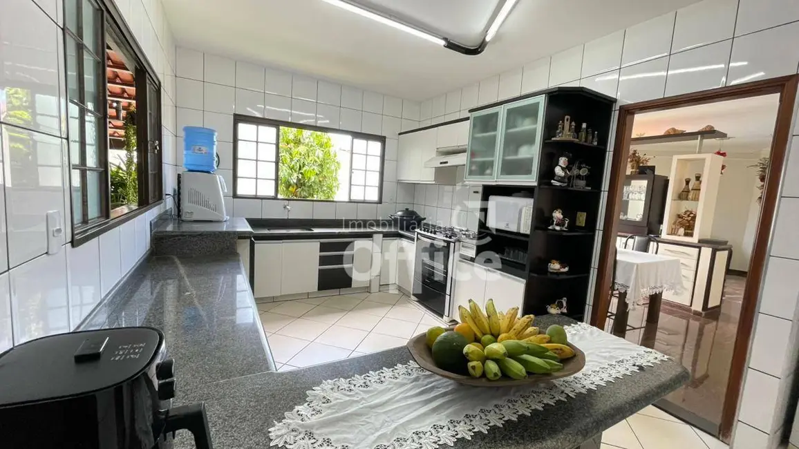 Foto 8 de Sobrado com 4 quartos à venda, 882m2 em Jardim Bandeirante, Anapolis - GO