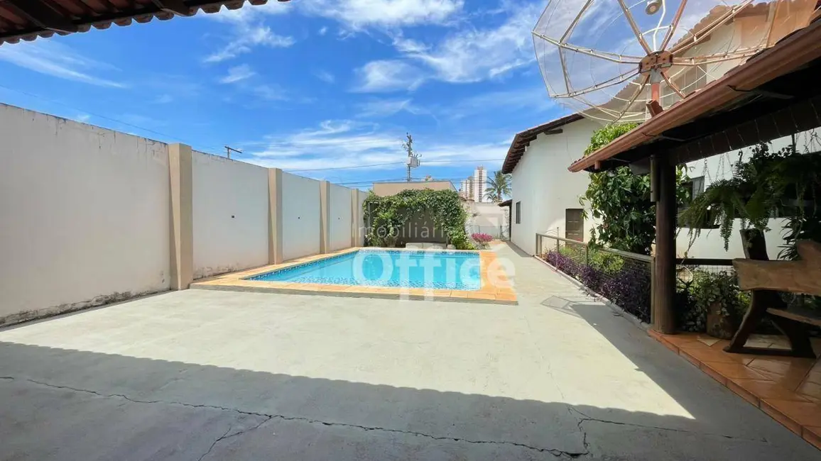 Foto 4 de Sobrado com 4 quartos à venda, 882m2 em Jardim Bandeirante, Anapolis - GO