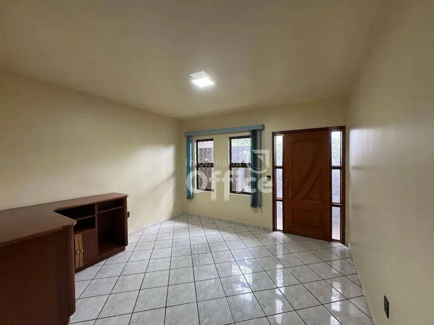 Foto 8 de Casa com 3 quartos para alugar, 300m2 em Setor Central, Anapolis - GO