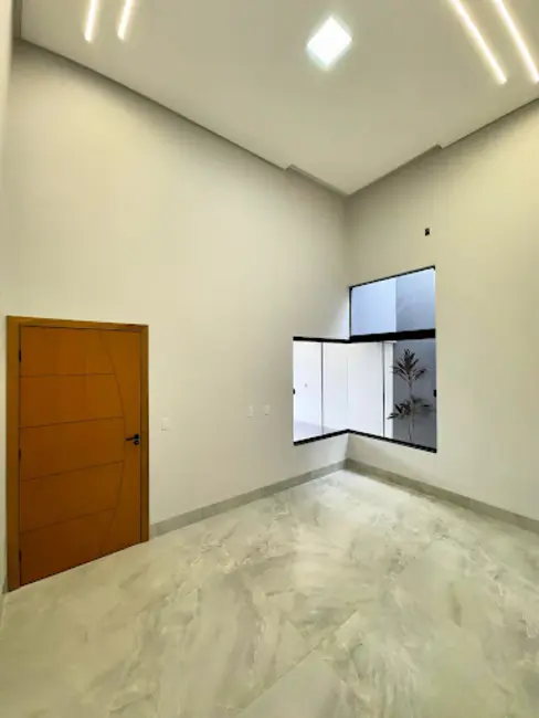 Casa com 3 quartos à venda, 180m2 em Vila Sul, Anapolis - GO - imagem 1 Foto 1 de Casa com 3 quartos à venda, 180m2 em Vila Sul, Anapolis - GO