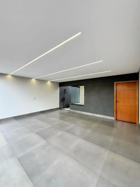 Casa com 3 quartos à venda, 180m2 em Vila Sul, Anapolis - GO - imagem 2 Foto 2 de Casa com 3 quartos à venda, 180m2 em Vila Sul, Anapolis - GO