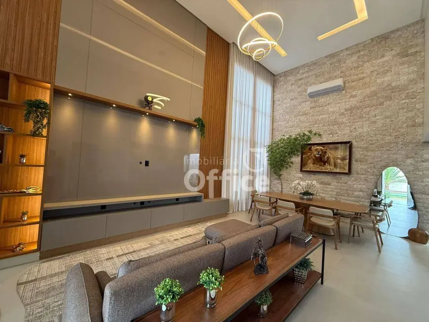 Foto 6 de Casa de Condomínio com 3 quartos à venda, 360m2 em Condomínio Residencial Grand Trianon, Anapolis - GO