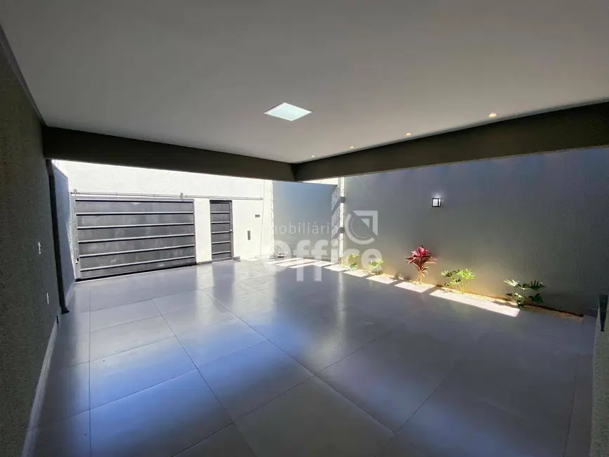 Foto 2 de Casa com 3 quartos à venda, 150m2 em Residencial Flor do Cerrado, Anapolis - GO