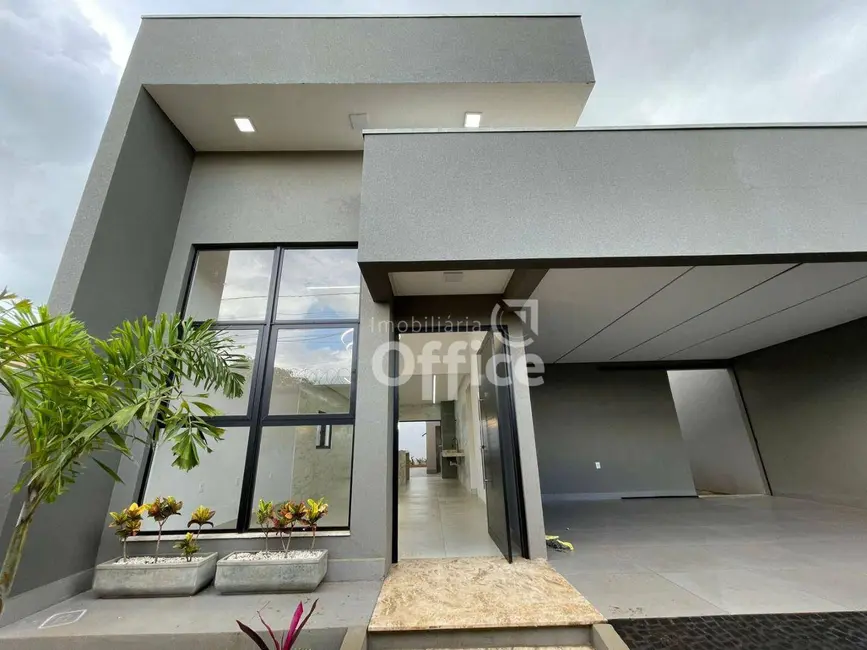 Foto 2 de Casa com 3 quartos à venda, 300m2 em Jibran El Hadj, Anapolis - GO