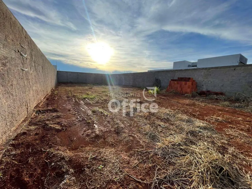 Foto 2 de Terreno / Lote à venda, 300m2 em Anapolis - GO