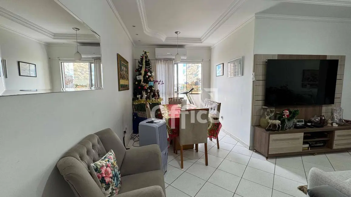 Foto 2 de Apartamento com 3 quartos à venda, 78m2 em Maracanã, Anapolis - GO