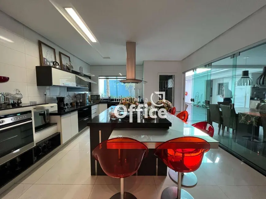 Foto 9 de Sobrado com 3 quartos à venda, 360m2 em Jundiaí, Anapolis - GO