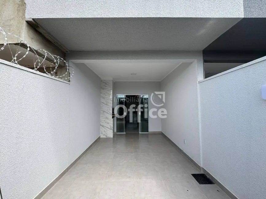 Foto 2 de Casa com 3 quartos à venda, 100m2 em Anapolis - GO