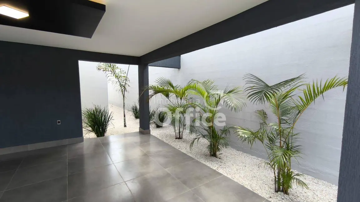 Foto 3 de Casa com 3 quartos à venda, 420m2 em Anapolis - GO
