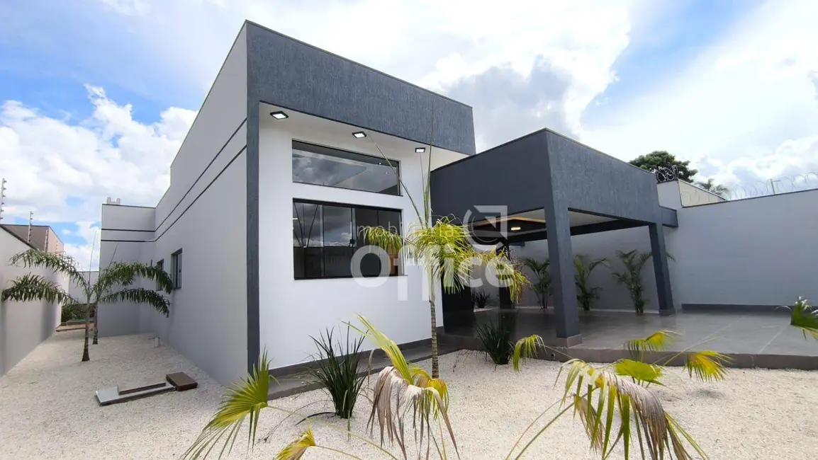 Foto 1 de Casa com 3 quartos à venda, 420m2 em Anapolis - GO