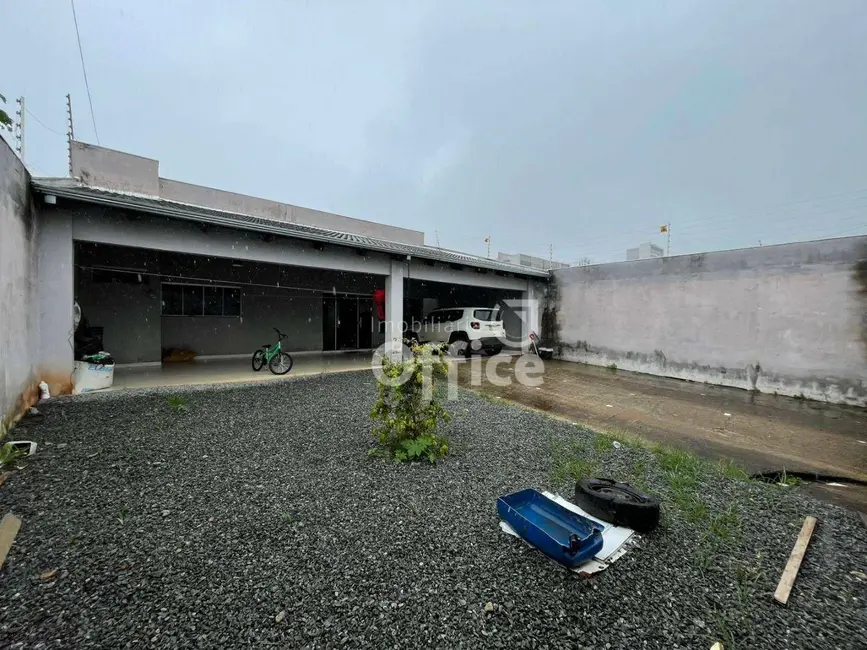 Foto 2 de Casa com 3 quartos à venda, 360m2 em Setor Sul Jamil Miguel, Anapolis - GO