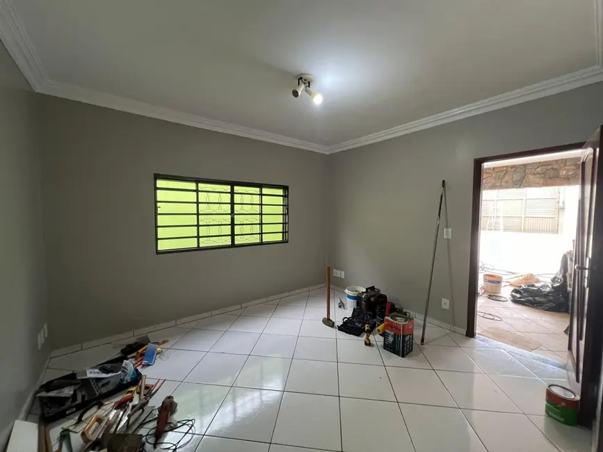 Sobrado com 5 quartos para alugar, 365m2 em Maracananzinho, Anapolis - GO - imagem 6 Foto 6 de Sobrado com 5 quartos para alugar, 365m2 em Maracananzinho, Anapolis - GO