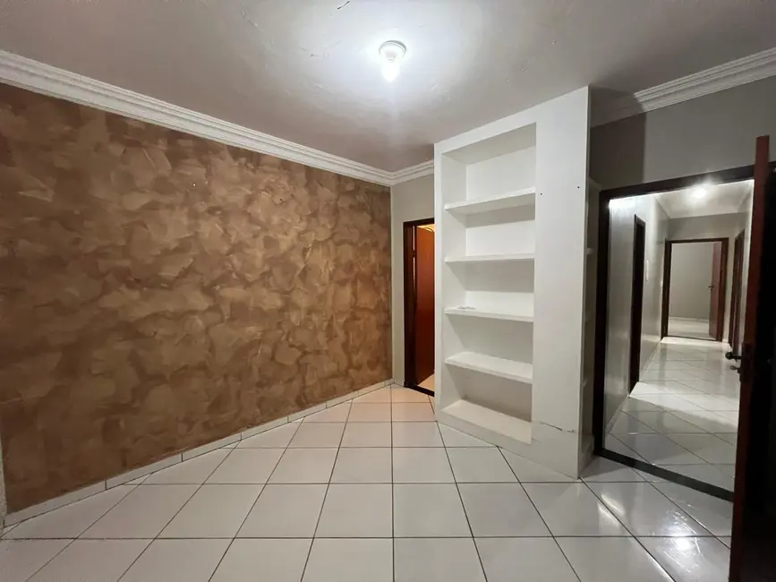 Sobrado com 5 quartos para alugar, 365m2 em Maracananzinho, Anapolis - GO - imagem 9 Foto 9 de Sobrado com 5 quartos para alugar, 365m2 em Maracananzinho, Anapolis - GO