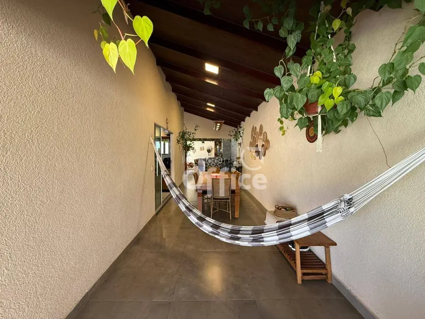 Foto 3 de Casa com 3 quartos à venda, 300m2 em Parque dos Pirineus, Anapolis - GO