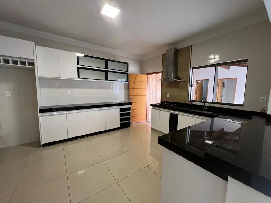 Foto 8 de Casa com 3 quartos à venda, 240m2 em Conjunto Raul Balduino, Anapolis - GO