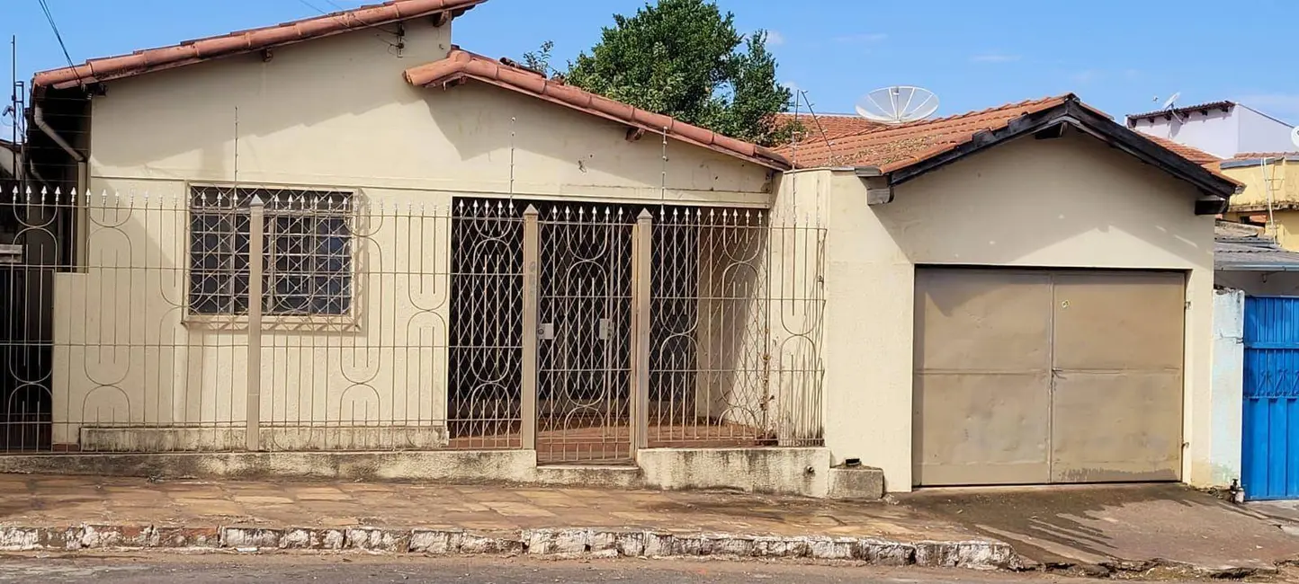 Foto 1 de Casa com 2 quartos à venda, 130m2 em Setor Central, Anapolis - GO