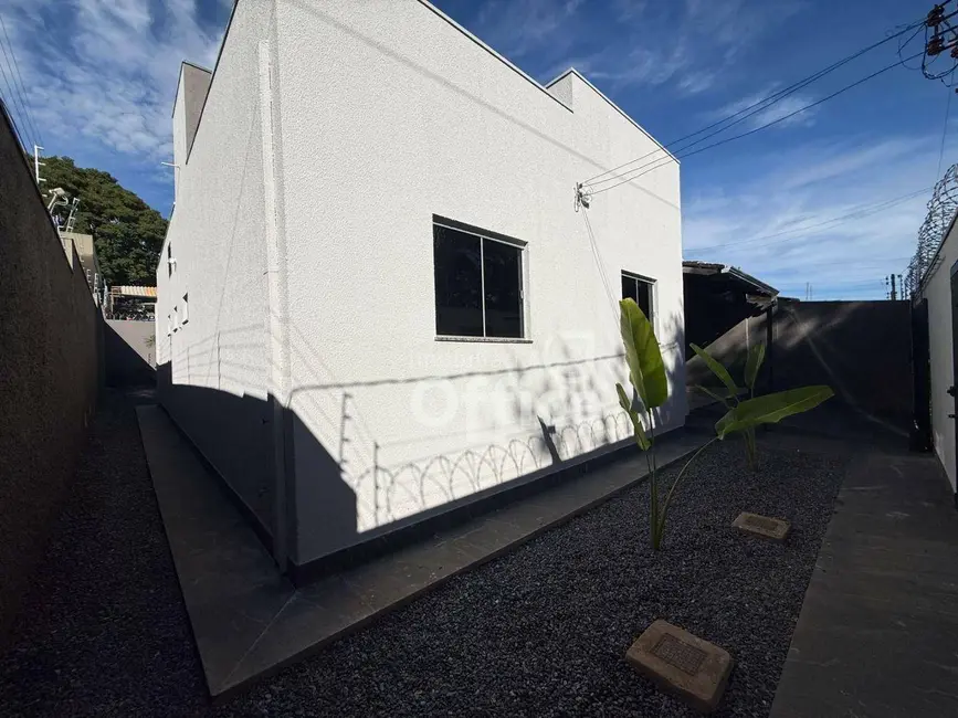 Foto 2 de Casa com 3 quartos à venda, 300m2 em Parque Brasília, Anapolis - GO