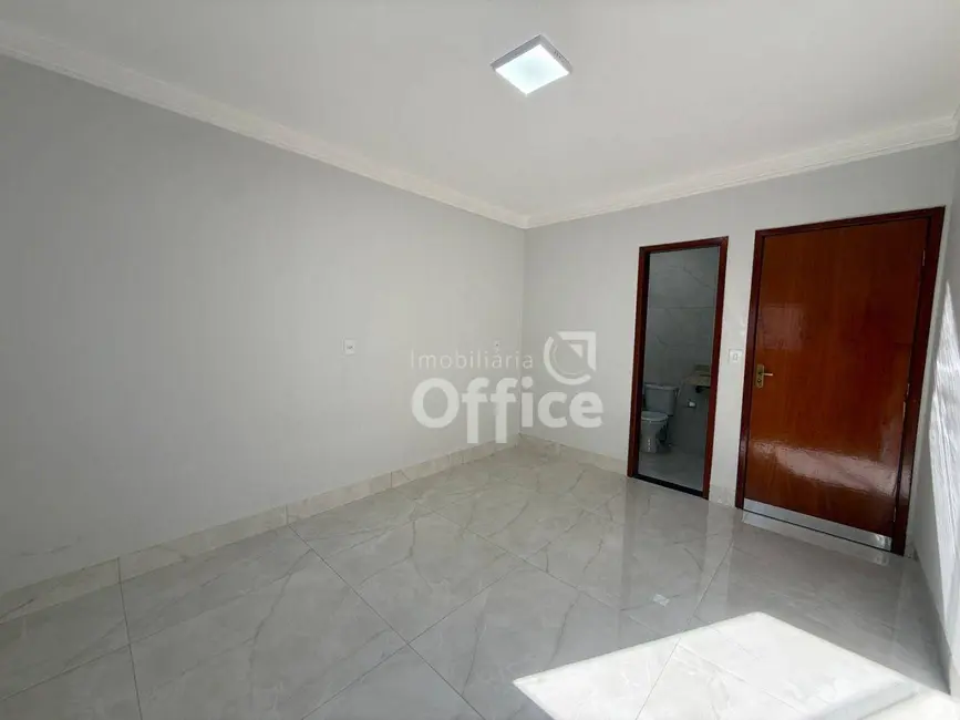 Foto 6 de Casa com 3 quartos à venda, 300m2 em Parque Brasília, Anapolis - GO