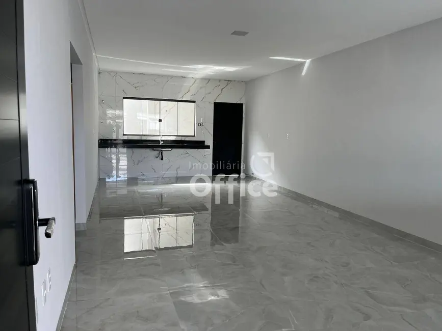Foto 1 de Casa com 3 quartos à venda, 200m2 em Jardim Itália, Anapolis - GO