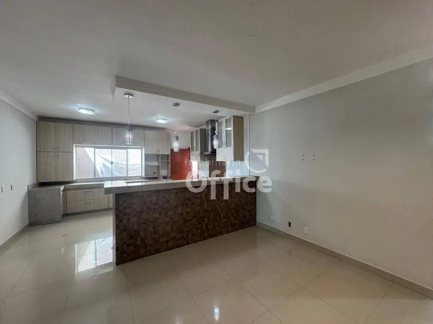 Foto 6 de Casa de Condomínio com 3 quartos para alugar, 525m2 em Anapolis - GO