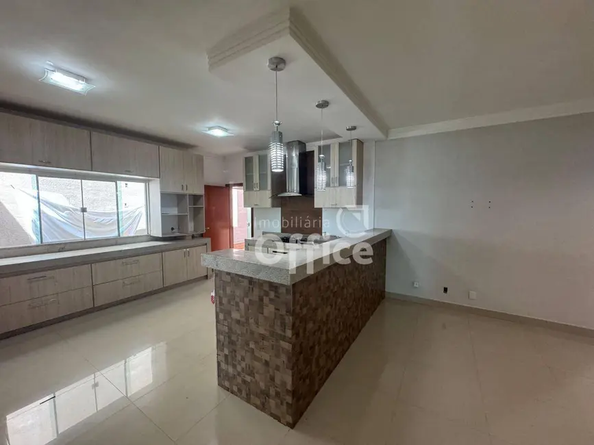 Foto 7 de Casa de Condomínio com 3 quartos para alugar, 525m2 em Anapolis - GO