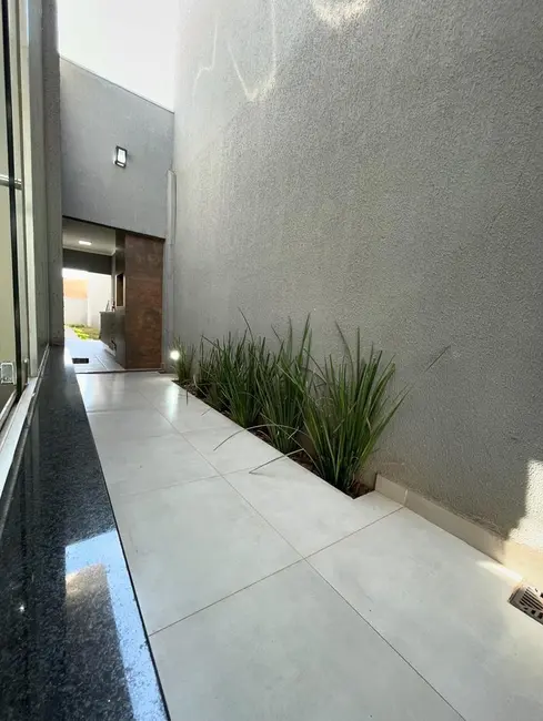 Foto 2 de Casa com 3 quartos à venda, 180m2 em Anapolis - GO