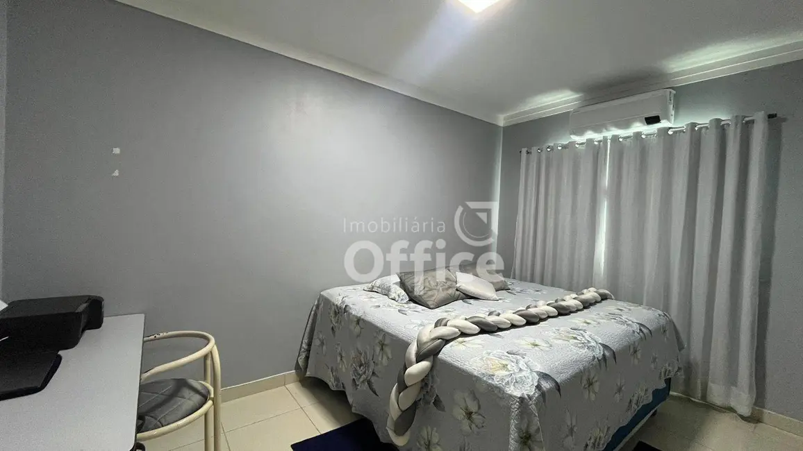 Foto 4 de Casa com 3 quartos à venda, 152m2 em Parque dos Pirineus, Anapolis - GO