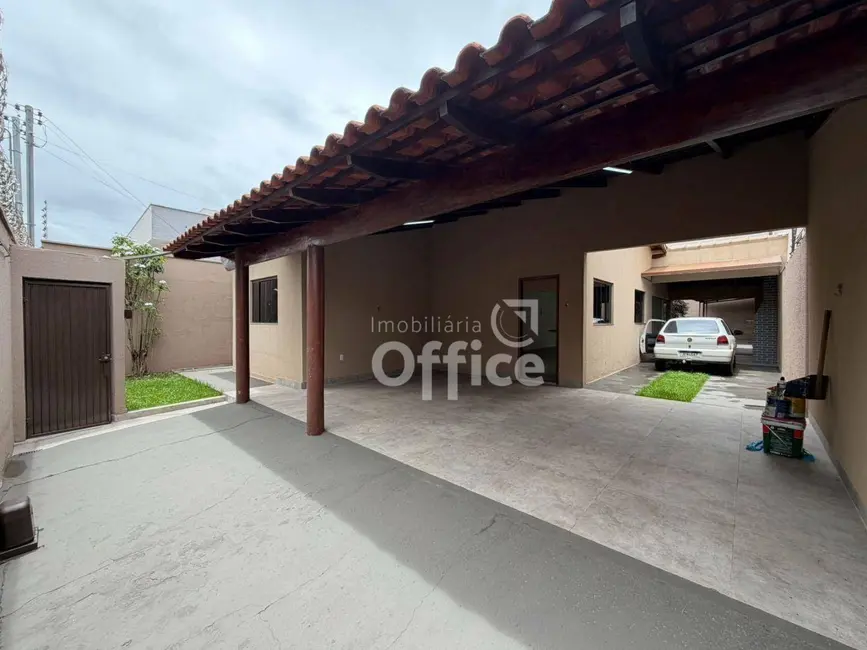 Foto 4 de Casa com 3 quartos à venda, 300m2 em Parque Brasília, Anapolis - GO