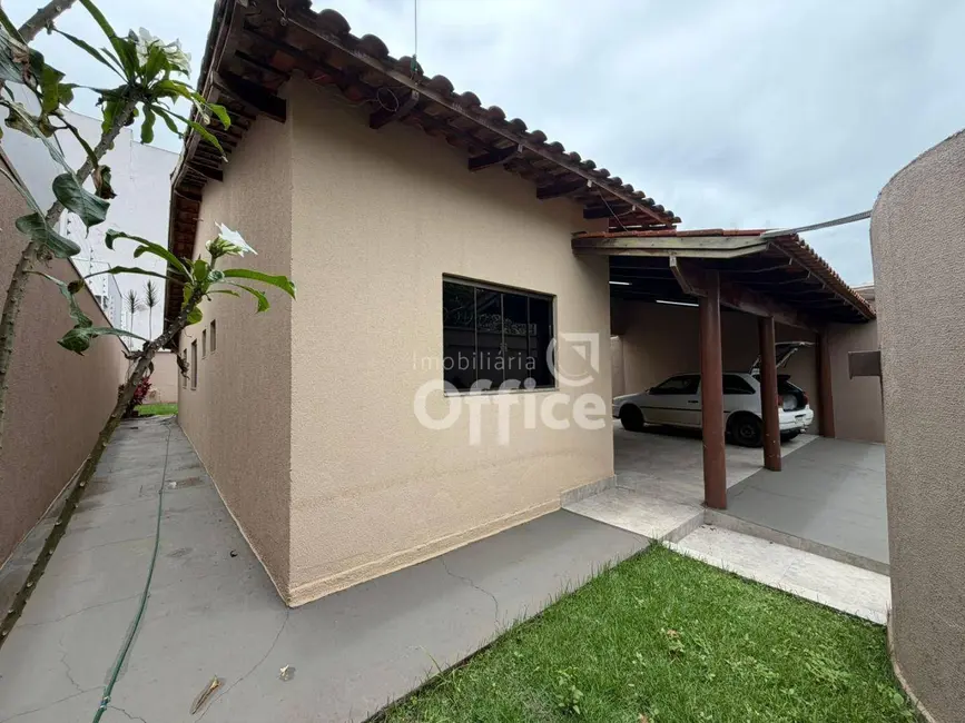 Foto 1 de Casa com 3 quartos à venda, 300m2 em Parque Brasília, Anapolis - GO