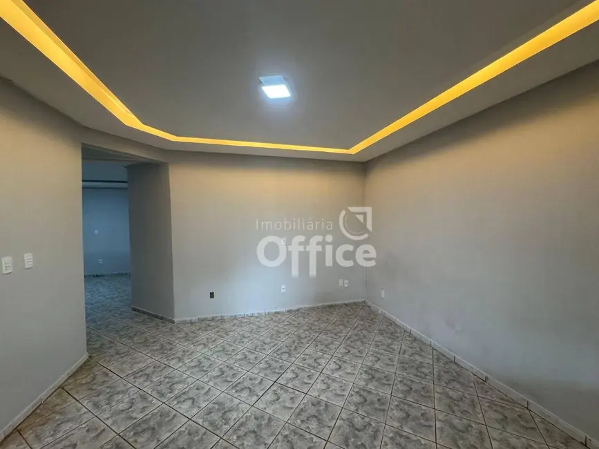 Foto 4 de Casa com 3 quartos para alugar, 400m2 em Boa Vista, Anapolis - GO