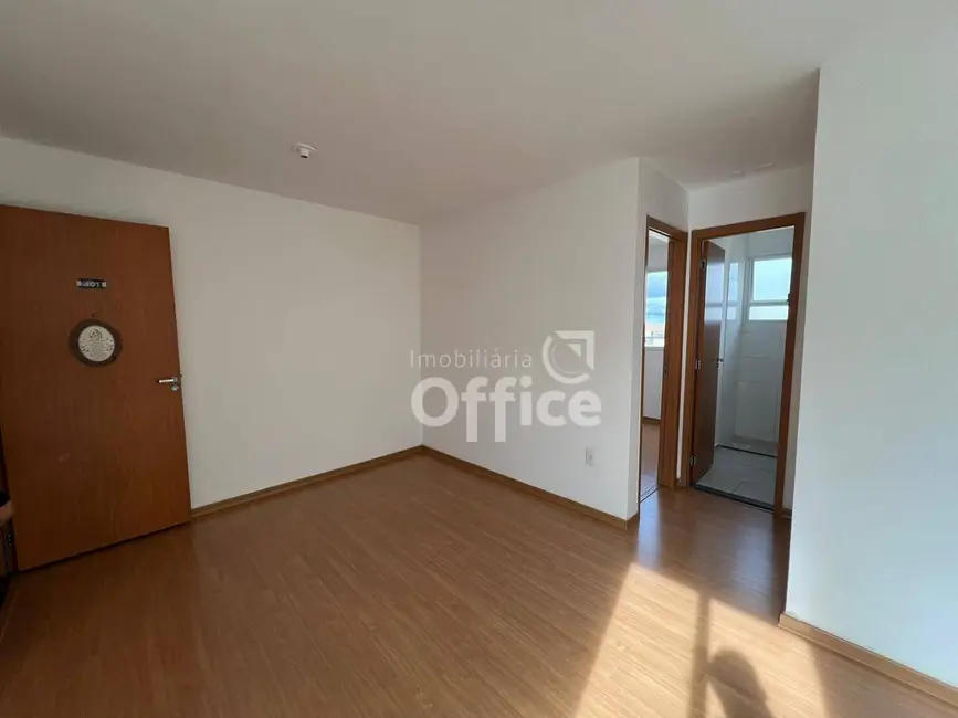 Foto 2 de Apartamento com 2 quartos para alugar, 50m2 em Lourdes, Anapolis - GO