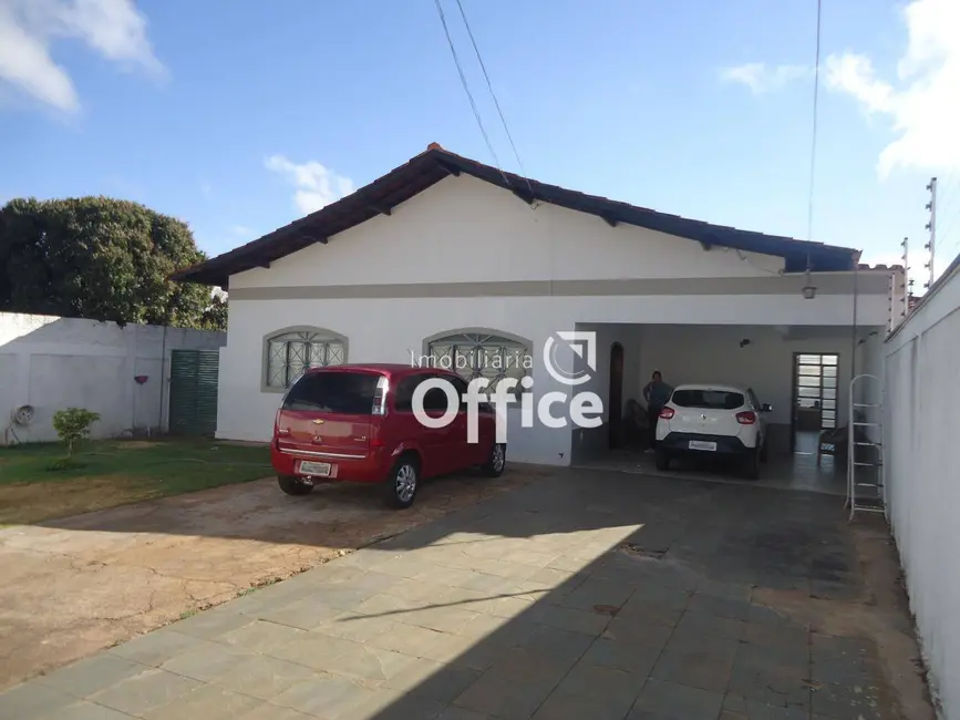 Foto 1 de Casa com 4 quartos à venda, 576m2 em Jundiaí, Anapolis - GO