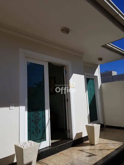 Casa com 3 quartos à venda, 490m2 em Jundiaí, Anapolis - GO - imagem 2 Foto 2 de Casa com 3 quartos à venda, 490m2 em Jundiaí, Anapolis - GO