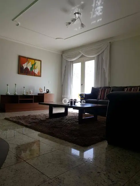 Casa com 3 quartos à venda, 490m2 em Jundiaí, Anapolis - GO - imagem 5 Foto 5 de Casa com 3 quartos à venda, 490m2 em Jundiaí, Anapolis - GO