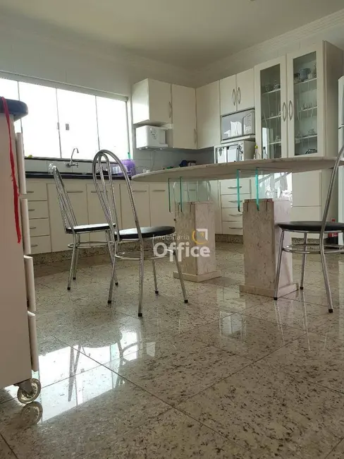 Casa com 3 quartos à venda, 490m2 em Jundiaí, Anapolis - GO - imagem 4 Foto 4 de Casa com 3 quartos à venda, 490m2 em Jundiaí, Anapolis - GO