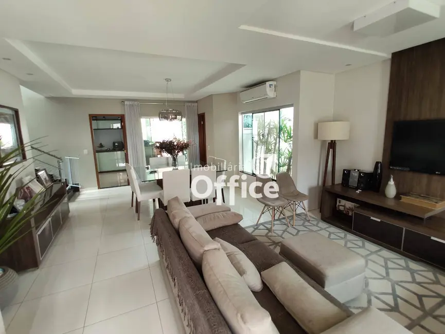 Casa com 3 quartos à venda, 370m2 em Anápolis City, Anapolis - GO - imagem 8 Foto 8 de Casa com 3 quartos à venda, 370m2 em Anápolis City, Anapolis - GO