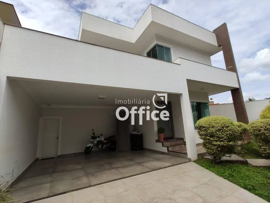 Foto 1 de Casa com 3 quartos à venda, 370m2 em Anápolis City, Anapolis - GO