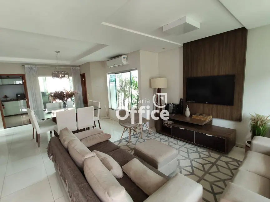 Casa com 3 quartos à venda, 370m2 em Anápolis City, Anapolis - GO - imagem 7 Foto 7 de Casa com 3 quartos à venda, 370m2 em Anápolis City, Anapolis - GO
