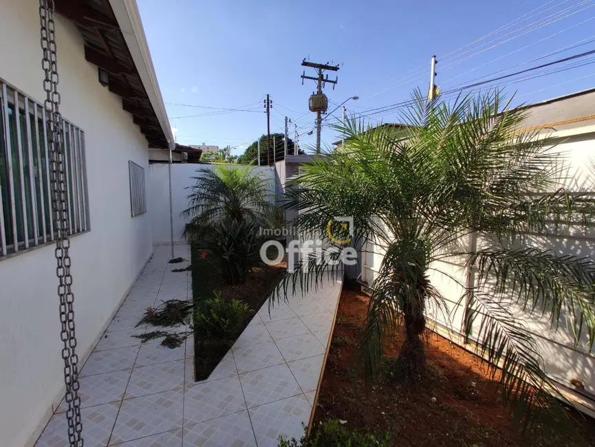 Casa com 3 quartos à venda, 562m2 em Antônio Fernandes, Anapolis - GO - imagem 2 Foto 2 de Casa com 3 quartos à venda, 562m2 em Antônio Fernandes, Anapolis - GO