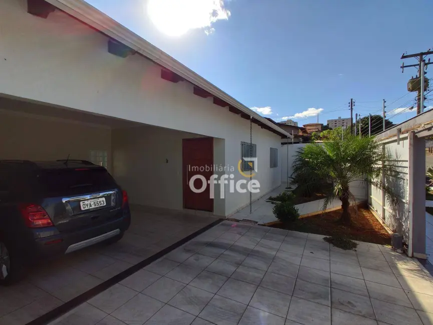Foto 1 de Casa com 3 quartos à venda, 562m2 em Antônio Fernandes, Anapolis - GO