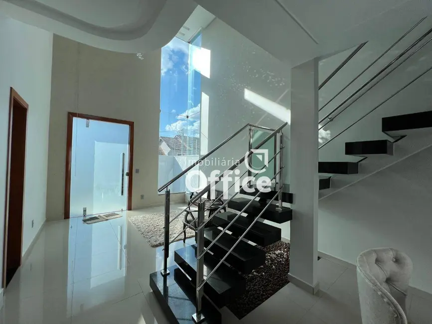 Sobrado com 3 quartos à venda, 400m2 em Residencial Jardins do Lago, Anapolis - GO - imagem 9 Foto 9 de Sobrado com 3 quartos à venda, 400m2 em Residencial Jardins do Lago, Anapolis - GO