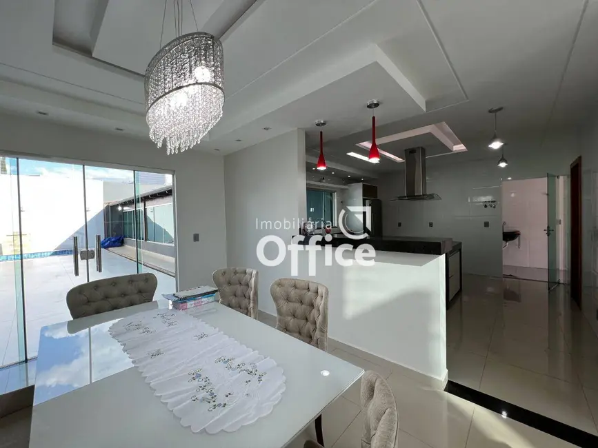 Sobrado com 3 quartos à venda, 400m2 em Residencial Jardins do Lago, Anapolis - GO - imagem 6 Foto 6 de Sobrado com 3 quartos à venda, 400m2 em Residencial Jardins do Lago, Anapolis - GO