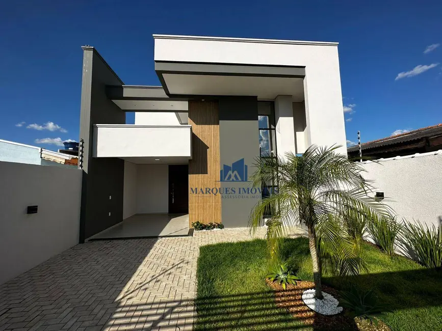 Foto 1 de Casa com 3 quartos à venda, 304m2 em Setor 04, Ariquemes - RO