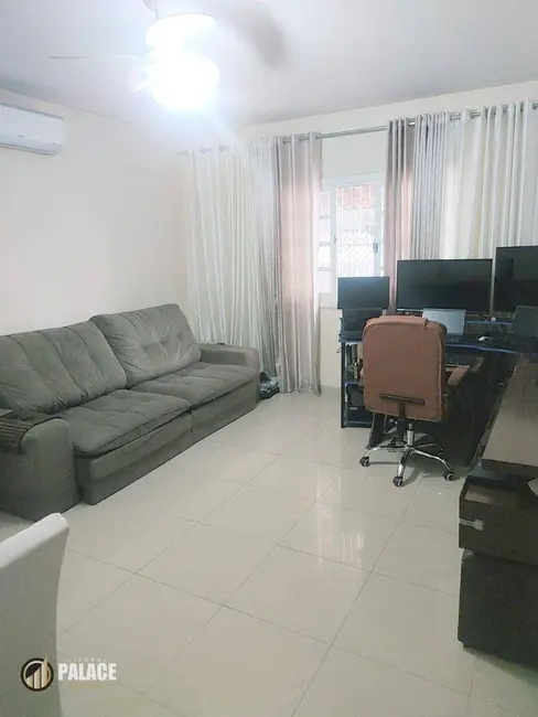 Casa com 2 quartos à venda, 300m2 em Tupi, Praia Grande - SP - imagem 9 Foto 9 de Casa com 2 quartos à venda, 300m2 em Tupi, Praia Grande - SP