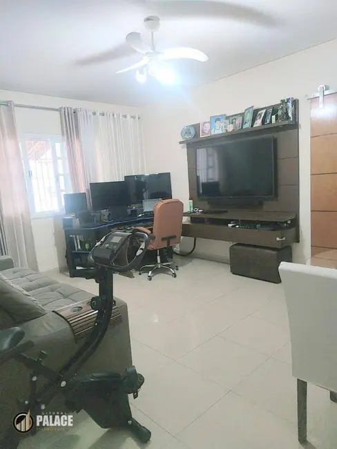 Casa com 2 quartos à venda, 300m2 em Tupi, Praia Grande - SP - imagem 6 Foto 6 de Casa com 2 quartos à venda, 300m2 em Tupi, Praia Grande - SP