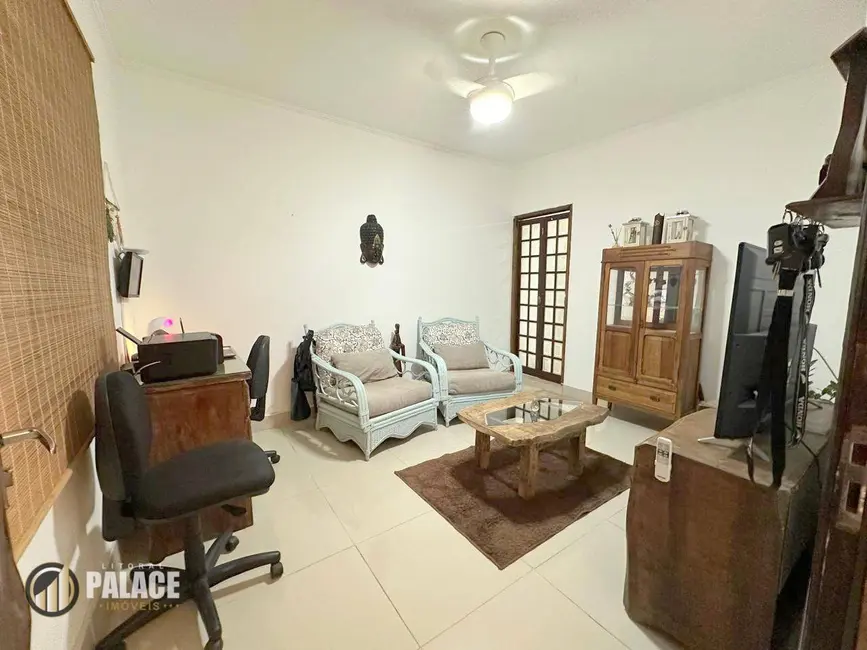 Foto 4 de Casa com 3 quartos à venda, 150m2 em Praia Grande - SP