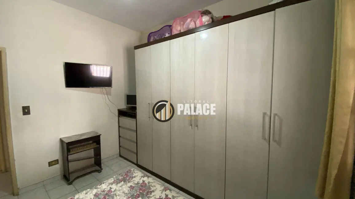 Casa com 2 quartos à venda, 13588m2 em Aviação, Praia Grande - SP - imagem 8 Foto 8 de Casa com 2 quartos à venda, 13588m2 em Aviação, Praia Grande - SP