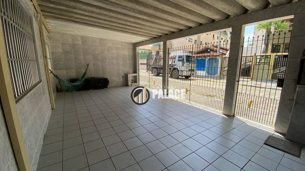 Casa com 2 quartos à venda, 13588m2 em Aviação, Praia Grande - SP - imagem 3 Foto 3 de Casa com 2 quartos à venda, 13588m2 em Aviação, Praia Grande - SP